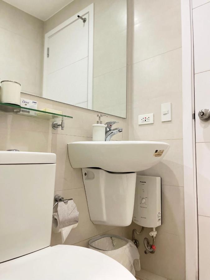Sakura Apartment Манила Экстерьер фото