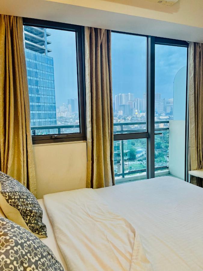 Sakura Apartment Манила Экстерьер фото