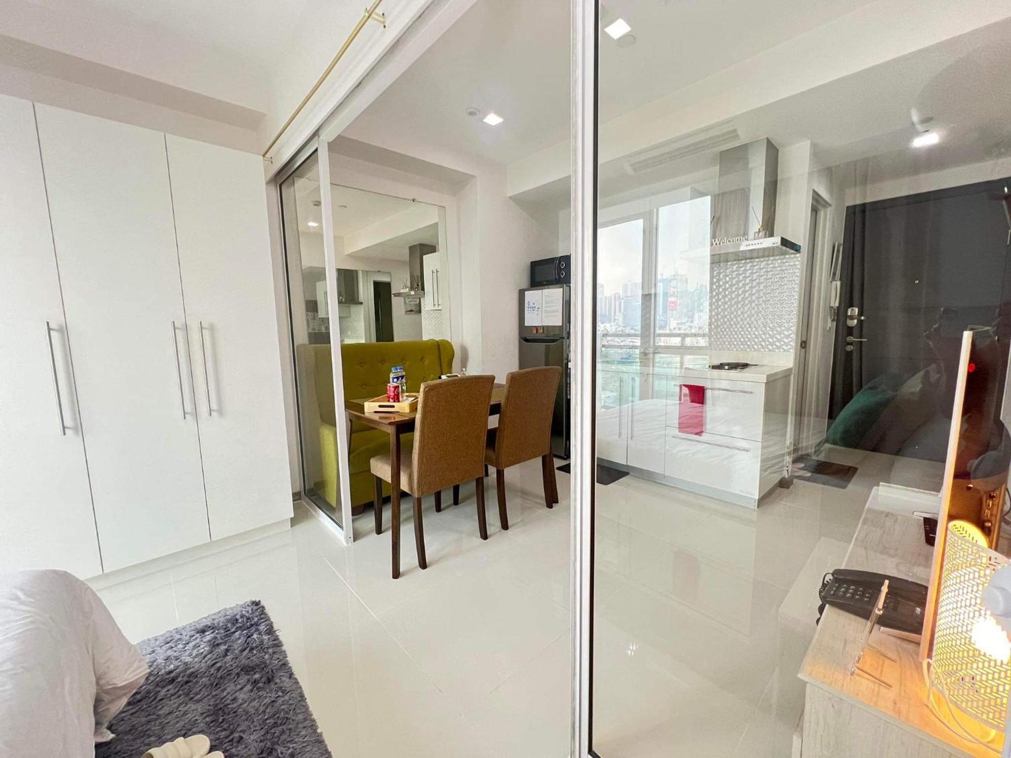Sakura Apartment Манила Экстерьер фото