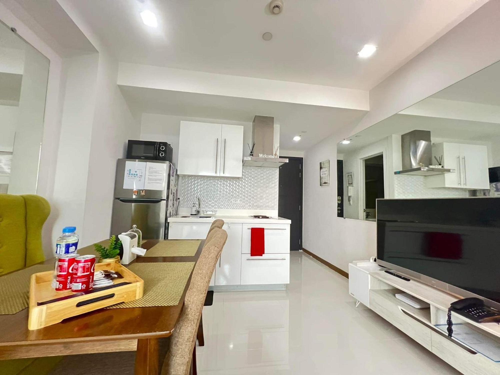 Sakura Apartment Манила Экстерьер фото