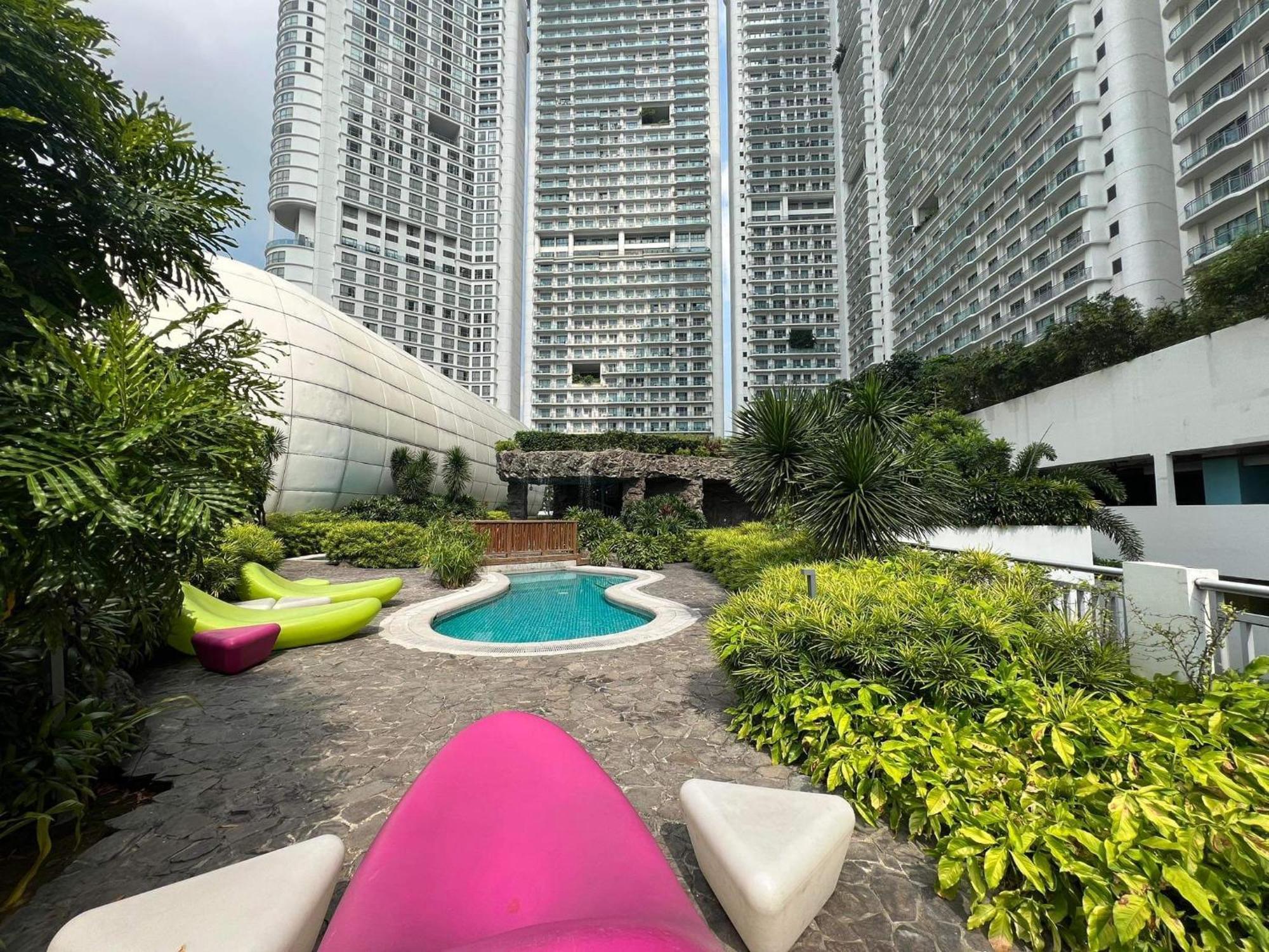 Sakura Apartment Манила Экстерьер фото